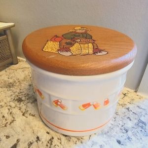 Longaberger Candy Corn Crock with Lid